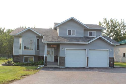 725 7 Ave Nw, Manning, AB, T0H | Card Image