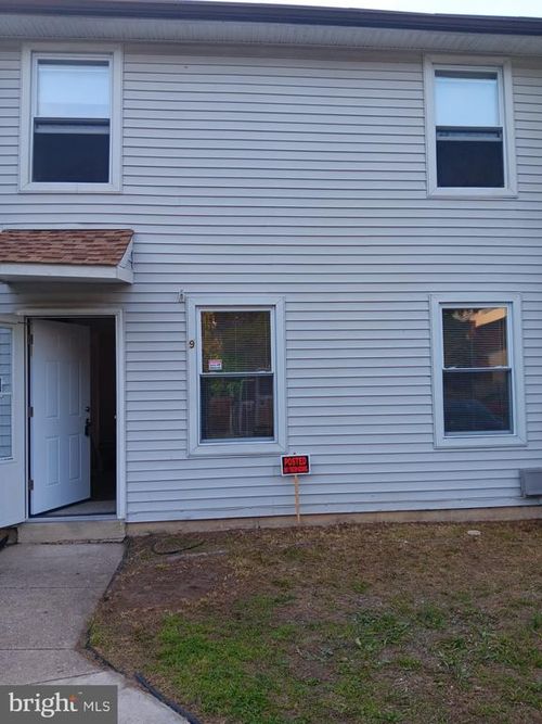 9 Berkshire Rd, SICKLERVILLE, NJ, 08081-2102 | Card Image