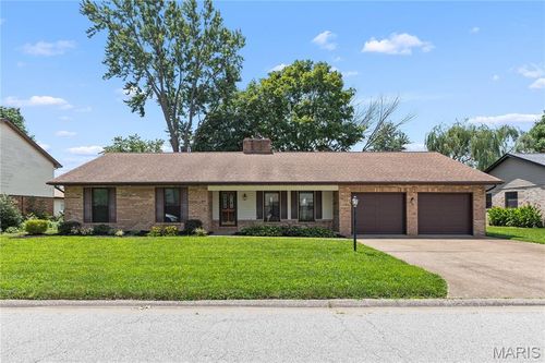 549 Windrift Dr, Belleville, IL, 62221-5846 | Card Image
