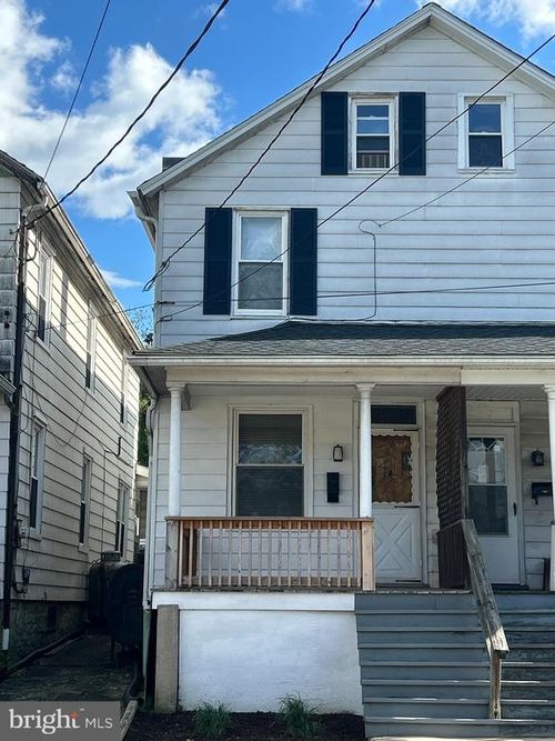 506 E Center St, MILLERSBURG, PA, 17061-1535 | Card Image