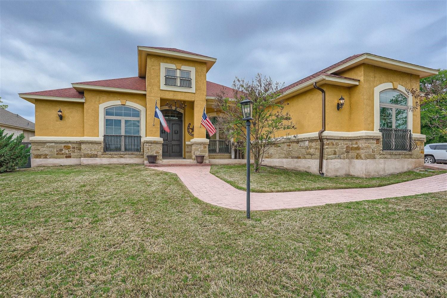Residential Lease in Lakeway 3