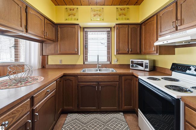 2481 S Schomberg Rd, House other with 3 bedrooms, 2 bathrooms and null parking in Lake Leelanau MI | Image 22