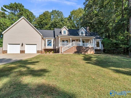 366 Sumner Dr, Scottsboro, AL, 35769-3337 | Card Image