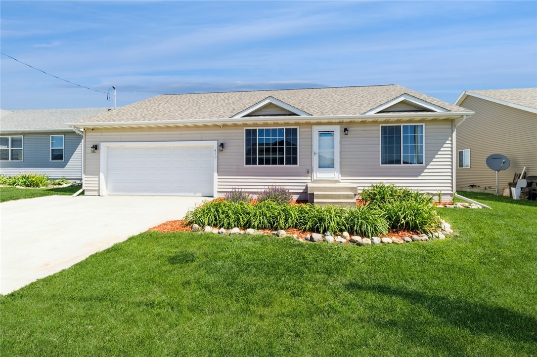 Elm St, Elkhart, IA 50073