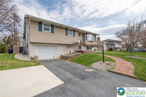 2740 Stonewood Dr, BETHLEHEM, PA, 18017-3529 | Card Image