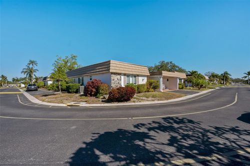v256-2305 Riverbluff Pkwy, SARASOTA, FL, 34231-5032 | Card Image