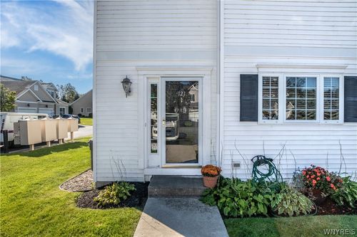 121 Slate Bottom Dr, Depew, NY, 14043-5015 | Card Image