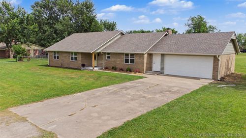 17074 E 107th Street N, Owasso, OK, 74055 | Card Image
