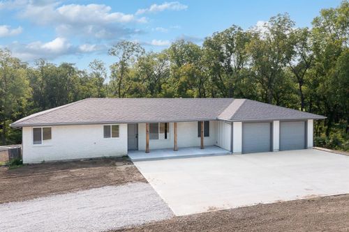 21462 207th Street, Tonganoxie, KS, 66086 | Card Image