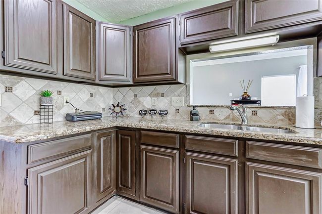 1410 Quiet Green Ct, House other with 3 bedrooms, 3 bathrooms and 2 parking in Houston TX | Image 15