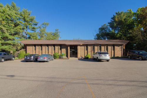 712 W Centre Ave, Portage, MI, 49024-5310 | Card Image