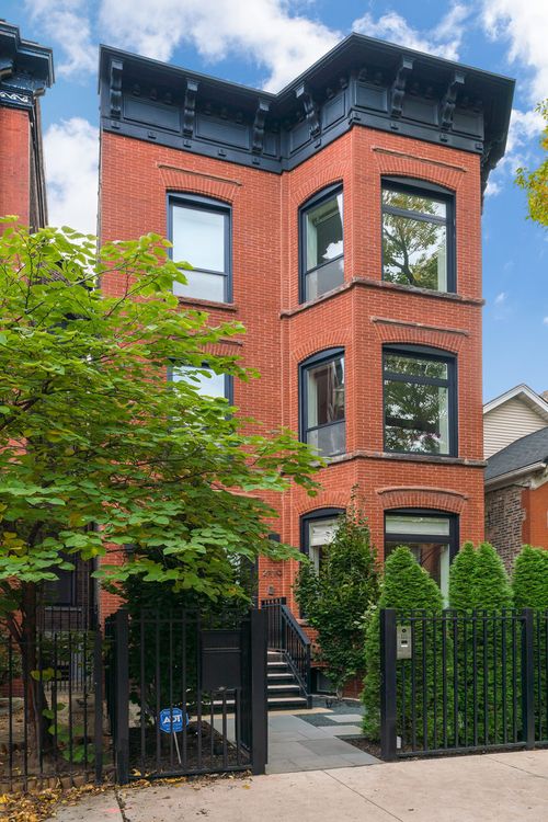 2119 N Kenmore Ave, Chicago, IL, 60614-4111 | Card Image