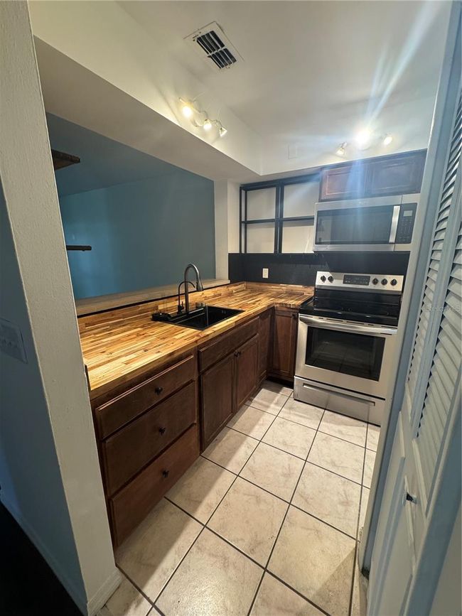 APT-1 - 2900 S Semoran Blvd, Condo with 2 bedrooms, 2 bathrooms and null parking in ORLANDO FL | Image 58