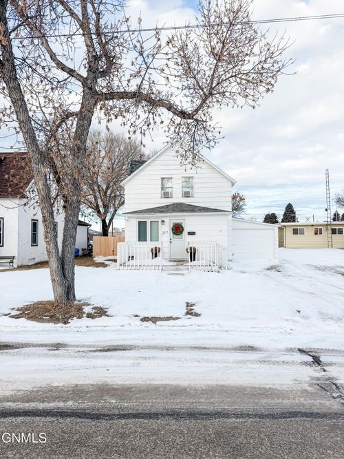 217 N Jackson St, Plentywood, MT, 59254-2218 | Card Image