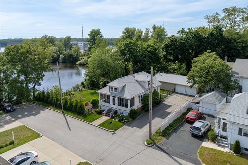 15 Omega Way, Rumford, RI, 02916-3401 | Card Image
