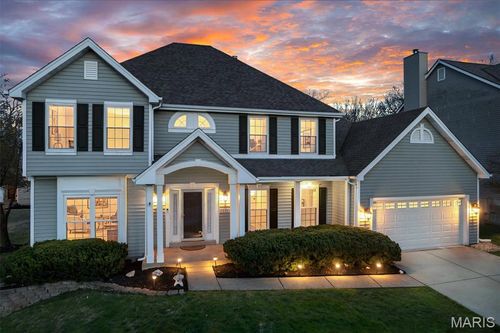 16923 Westridge Oaks Dr, Wildwood, MO, 63040-1123 | Card Image