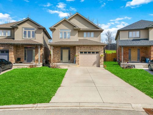 25 Queensway Dr, Strathroy, ON, N7G4M2 | Card Image
