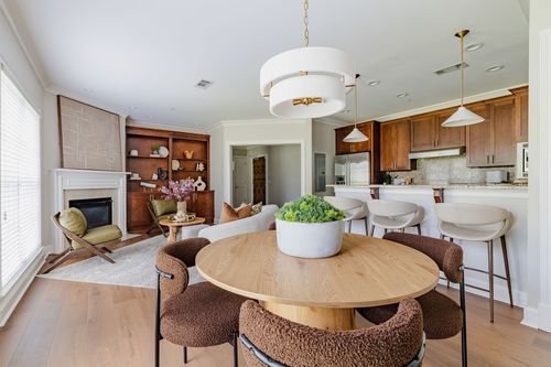 103-3210 W End Cir, Nashville, TN, 37203-1352 | Card Image