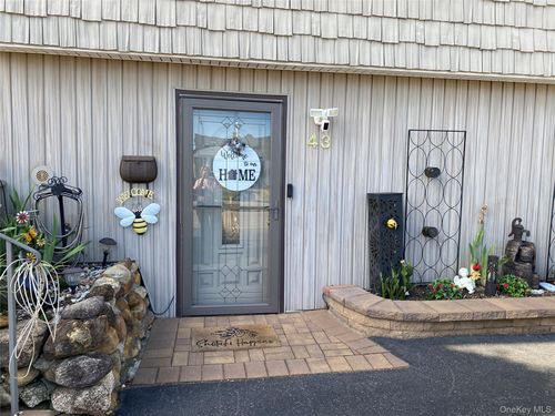 43 Headline Rd. Headline Road, Babylon, NY, 11729 | Card Image