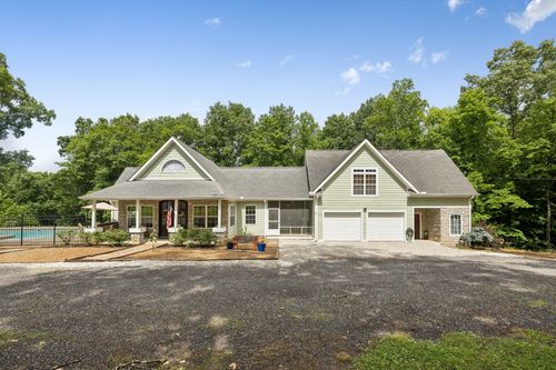 7916 E Plunders Creek Rd, Dickson, TN, 37055-3838 | Card Image