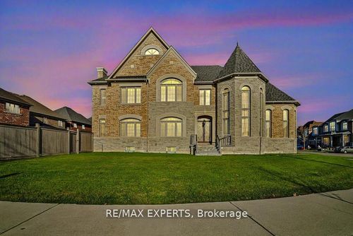 28 Pendergast Crt, Brampton, ON, L6P4G7 | Card Image