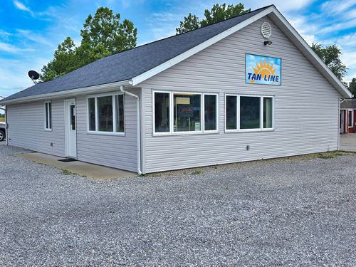 153 Peppertree Rd, Flora, IL, 62839-4141 | Card Image