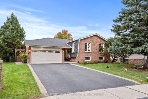 299 Pinegrove Rd, Oakville, ON, L6K3P8 | Card Image