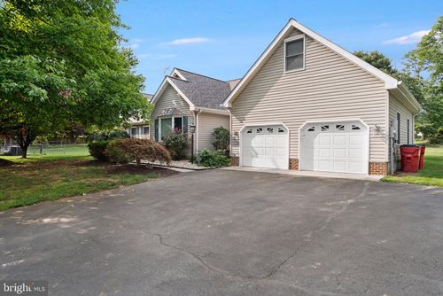 13503 Apple Harvest Dr, MARTINSBURG, WV, 25403-6042 | Card Image