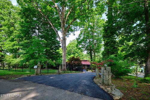 817 Lakewood Dr, Jefferson City, TN, 37760-5130 | Card Image