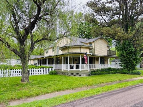 305 Frisco St, Steelville, MO, 65565-8110 | Card Image
