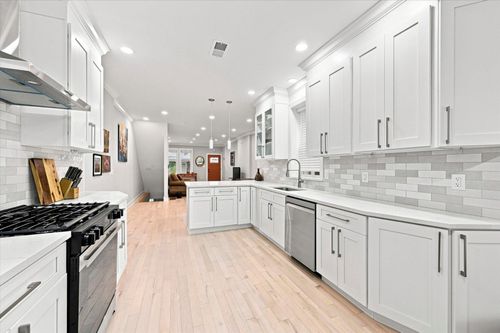 40 E Slocum St, PHILADELPHIA, PA, 19119-2146 | Card Image
