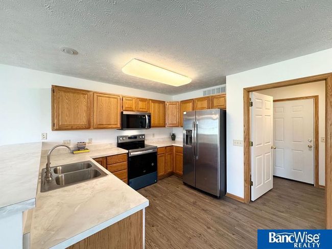 1630 Sawyer St, Townhouse with 3 bedrooms, 3 bathrooms and 2 parking in Lincoln NE | Image 4