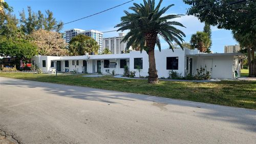 3300 Se 6th St, Pompano Beach, FL, 33062-6207 | Card Image