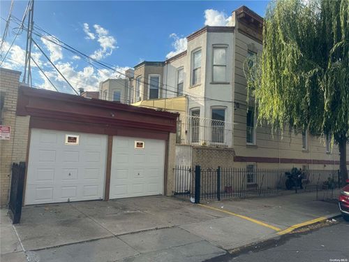 61-60 Gates Ave, Ridgewood, NY, 11385-3300 | Card Image