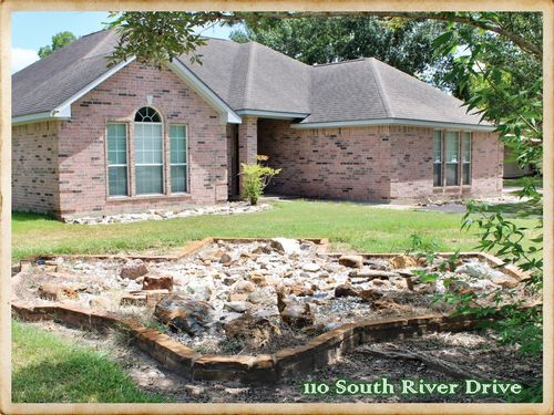 110 S River Dr, Columbus, TX, 78934-1416 | Card Image