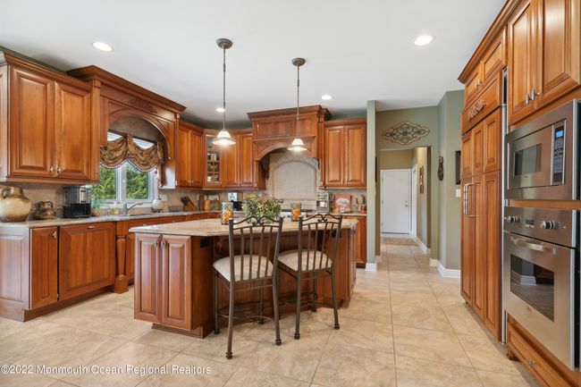 527 Apache Trl, House other with 5 bedrooms, 6 bathrooms and null parking in Morganville NJ | Image 7