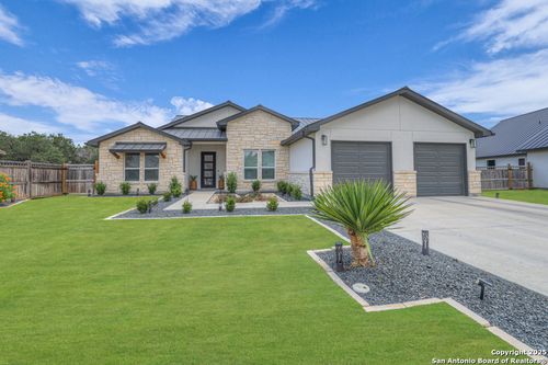 2437 Kookaburra Dr, New Braunfels, TX, 78132-3935 | Card Image