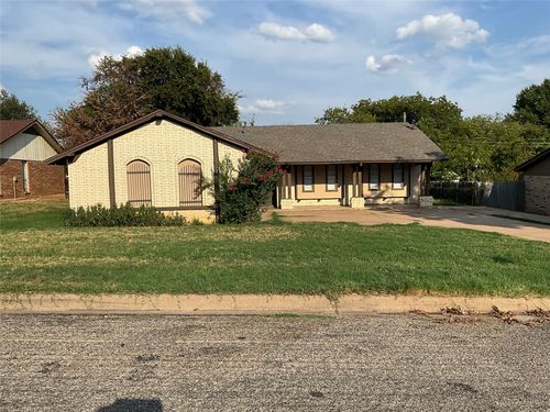 806 Long Drive, Mineral Wells, TX, 76067 | Card Image
