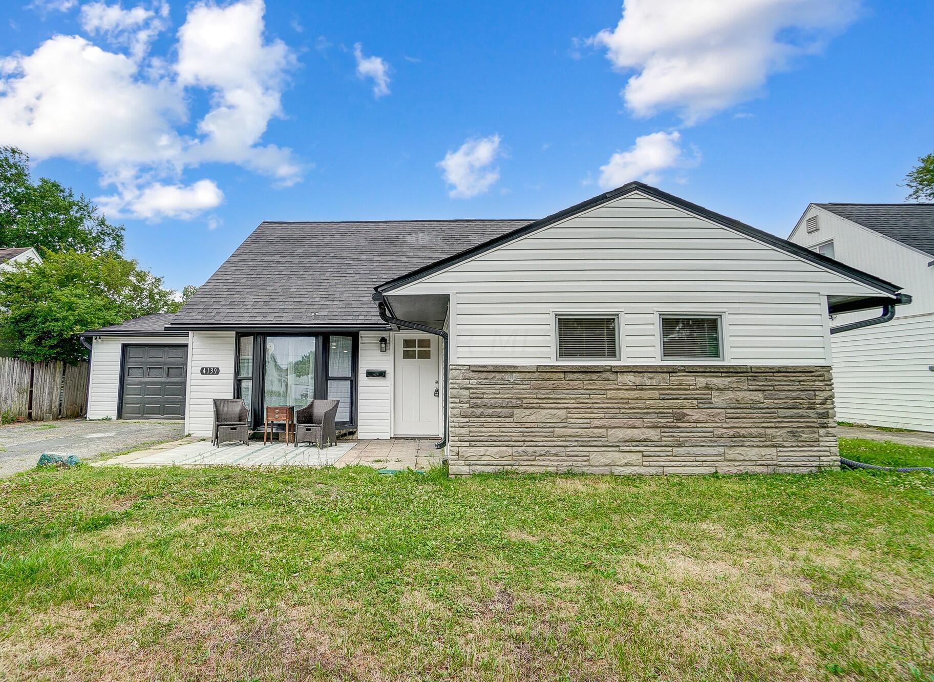 Rickenbacker Ave, Columbus, OH 43213