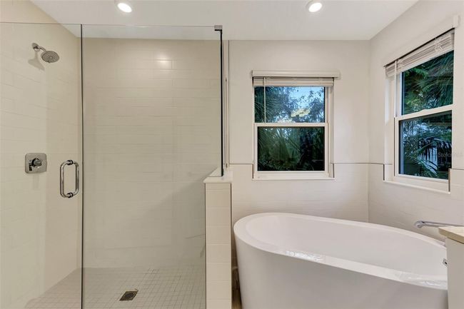 2587 Temple St, House other with 4 bedrooms, 3 bathrooms and null parking in SARASOTA FL | Image 32