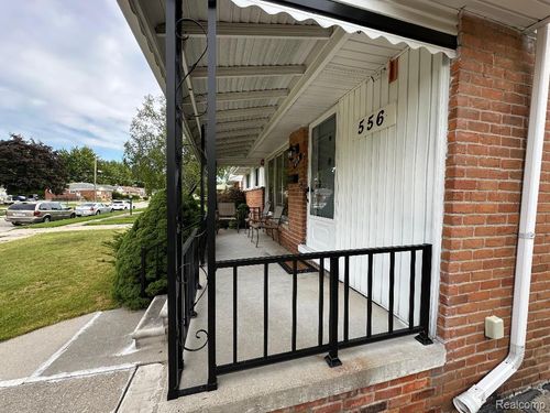 556 Deering St, Garden City, MI, 48135-3159 | Card Image