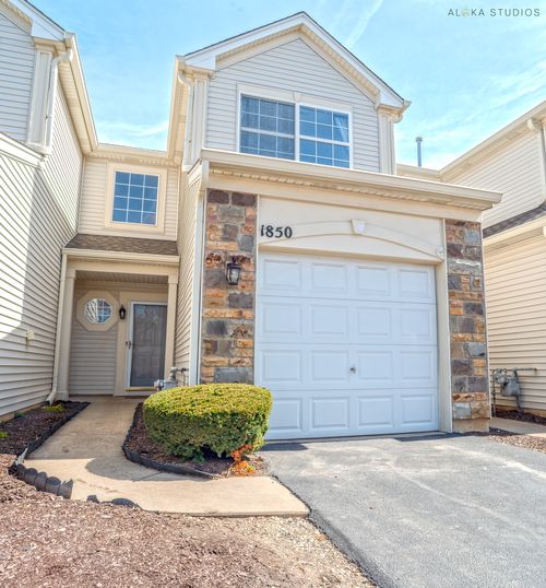 1850 Wisteria Dr, Aurora, IL, 60503-7319 | Card Image
