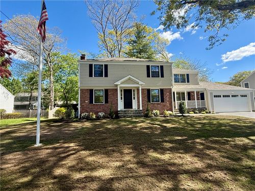 18 Chantilly Dr, Barrington, RI, 02806-3239 | Card Image