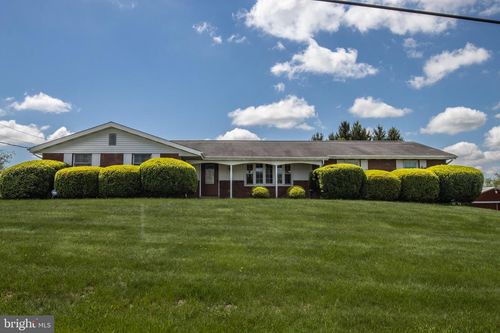 2242 Old Route 22, LENHARTSVILLE, PA, 19534-9120 | Card Image