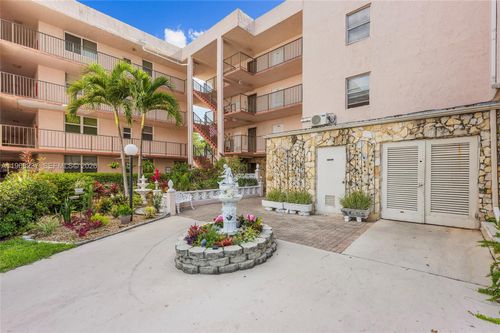 apt-104-2861 Somerset Dr, Lauderdale Lakes, FL, 33311-1921 | Card Image