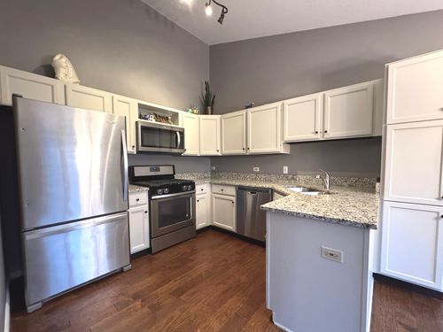 801 N 1st St, Elburn, IL, 60119-8971 | Card Image