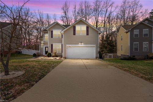 813 Queensbury Ln, Williamsburg, VA, 23185-5546 | Card Image