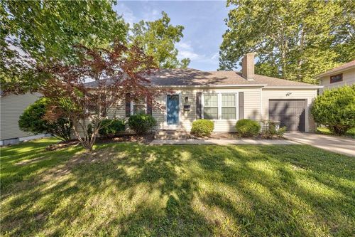 8608 Maple Ave, Raytown, MO, 64138-3357 | Card Image