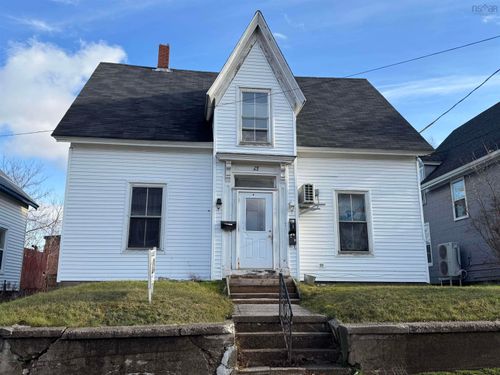 15 Logan St, Truro, NS, B2N3Z4 | Card Image