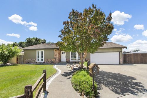 345 Alderglen Dr, Dixon, CA, 95620-3203 | Card Image